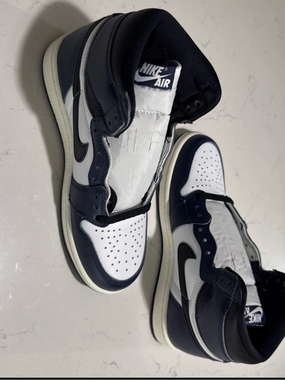 Air Jordan 1 Retro High OG Midnight Navy (Men 6 / Wmns 7.5) DZ5485-401